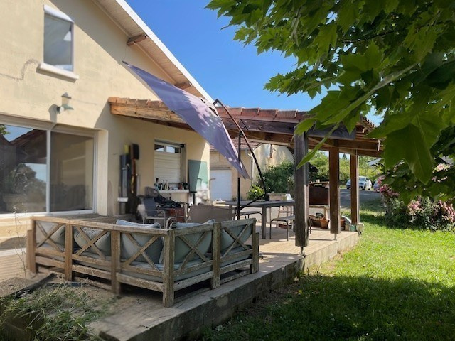Maison 4 chambres Terrain 7930 m2 avec gîte 20 m2